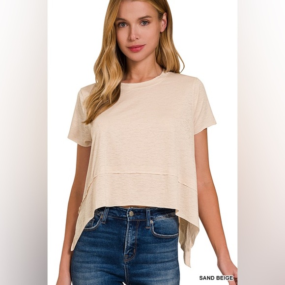 Zenana Outfitters Tops - 🆕 Zenana SHARK BITE SIDE SLIT SHORT SLEEVE TOP